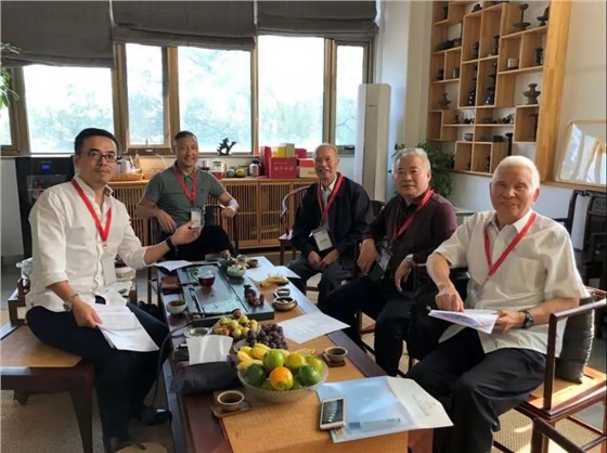 由左向右依次為王春龍先生、常志剛先生、王錦燧先生、徐華先生、任元會先生