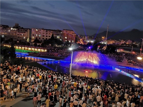 當水景碰上照明，美得一塌糊涂！03