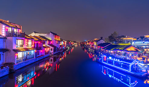 江蘇、無錫靈山夜景燈光秀 夜晚變仙境
