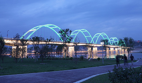 橋梁照明工程、吊車高空燈具安裝作業