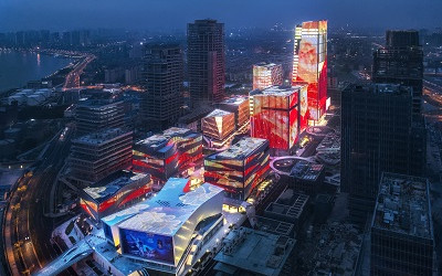 獻禮特區40年，洲明榮膺“品牌40人”和“國際信譽品牌”兩大榮譽